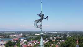 fotos_drohne/zv_Breisach-Radbrunnenturm_4.jpg
